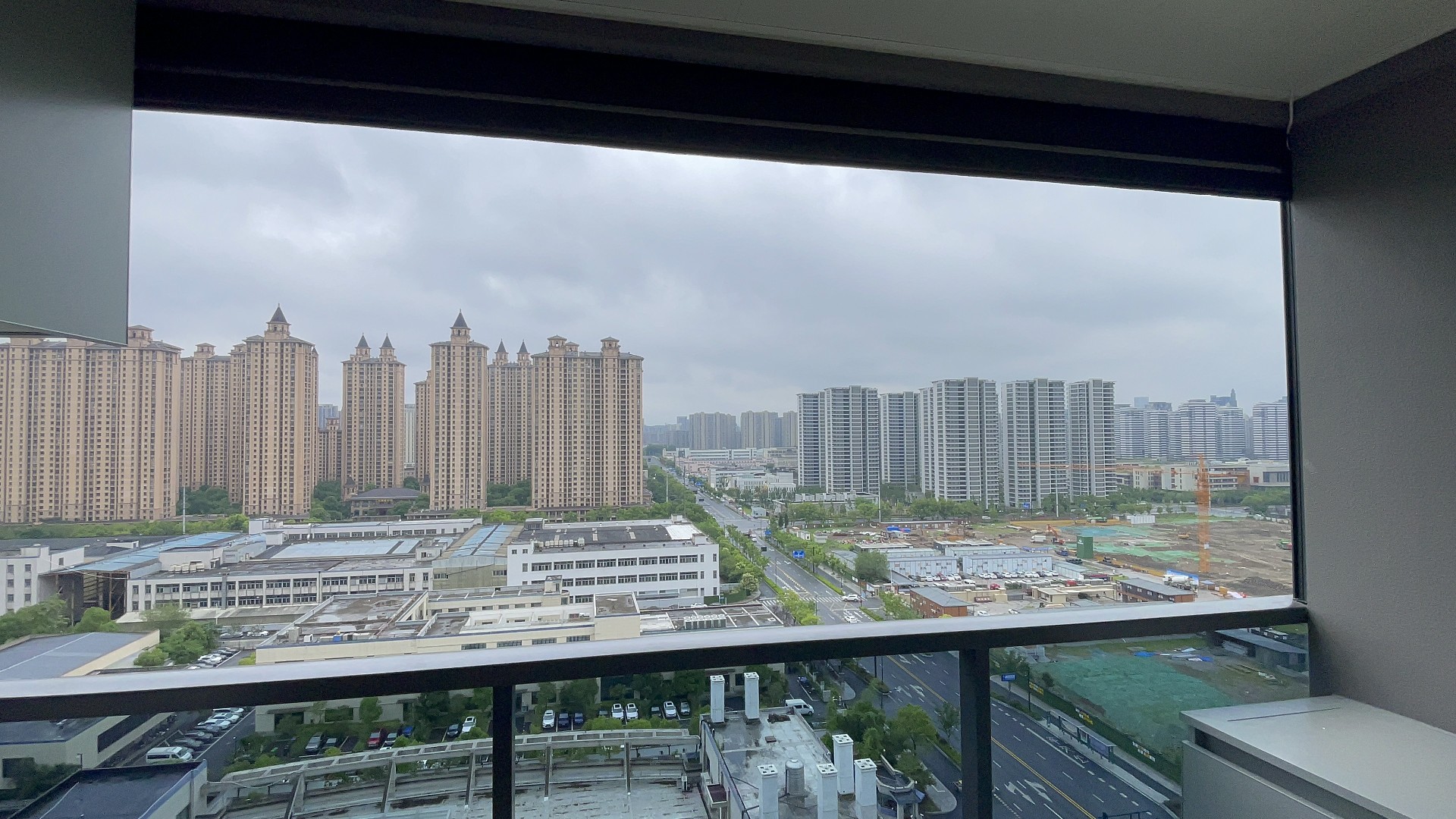 航城遮陽防風(fēng)卷簾案例